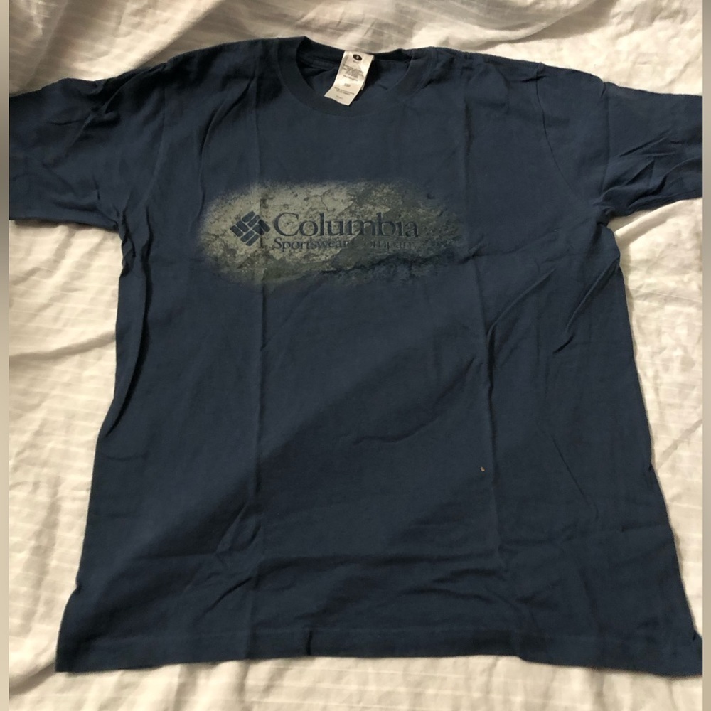 Columbia Short Sleeves Tee T-shirt Navy Graphic Columbia Size Medium VGUC
